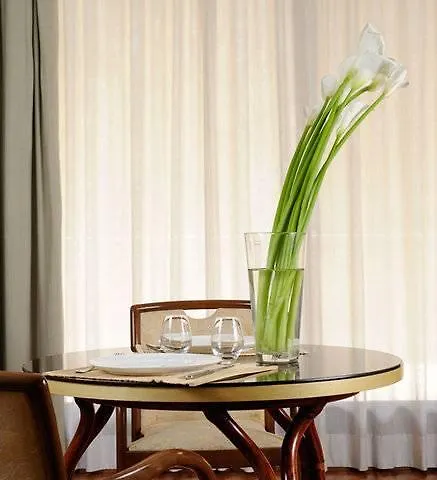 Mayfair 3*